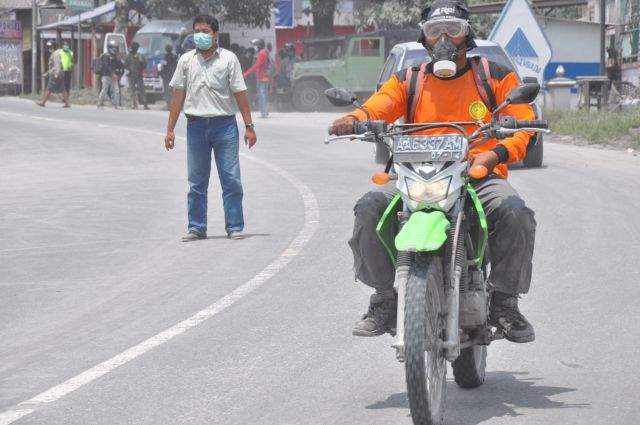 Zdjęcia: Yogyakarta / Kaliurang, Java, Skutki wybuchu jawajskiego wulkanu Merapi, INDONEZJA Zdjęcia: Yogyakarta / Kaliurang, Java, Skutki wybuchu jawajskiego wulkanu Merapi, INDONEZJA