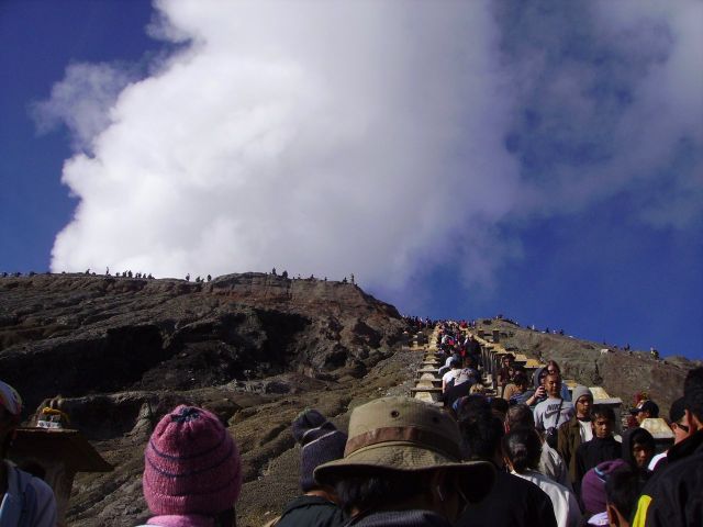 Zdjęcia: Narodowy Park Wulkanów, Jawa, w kolejce Na Bromo, INDONEZJA Zdjęcia: Narodowy Park Wulkanów, Jawa, w kolejce Na Bromo, INDONEZJA