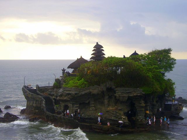 Zdjęcia: światynia na morzu, Bali, Tanah Lot, INDONEZJA Zdjęcia: światynia na morzu, Bali, Tanah Lot, INDONEZJA