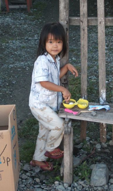 Zdjęcia: Ampana, Sulawesi (Celebes), ... niektórzy robią śniadanie ... ;-) ..., INDONEZJA Zdjęcia: Ampana, Sulawesi (Celebes), ... niektórzy robią śniadanie ... ;-) ..., INDONEZJA