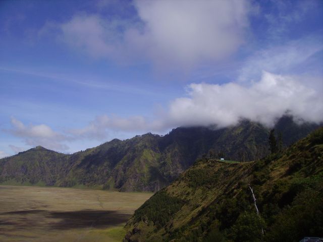 Zdjęcia: Narodowy Park Wulkanów Bromo-Tenger-Semeru, Jawa, fragment kaldery, INDONEZJA Zdjęcia: Narodowy Park Wulkanów Bromo-Tenger-Semeru, Jawa, fragment kaldery, INDONEZJA