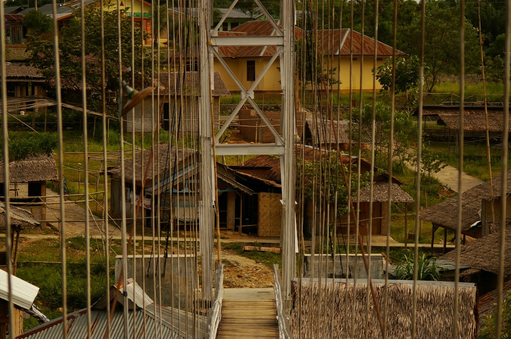 Zdjęcia: Bukit Lawang, Sumatra, Most, INDONEZJA Zdjęcia: Bukit Lawang, Sumatra, Most, INDONEZJA