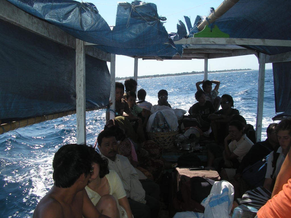 Zdjęcia: GILI, GILI ISLAND, TRANSPORT MORSKI MIEDZY GILI A LOMBOK , INDONEZJA Zdjęcia: GILI, GILI ISLAND, TRANSPORT MORSKI MIEDZY GILI A LOMBOK , INDONEZJA