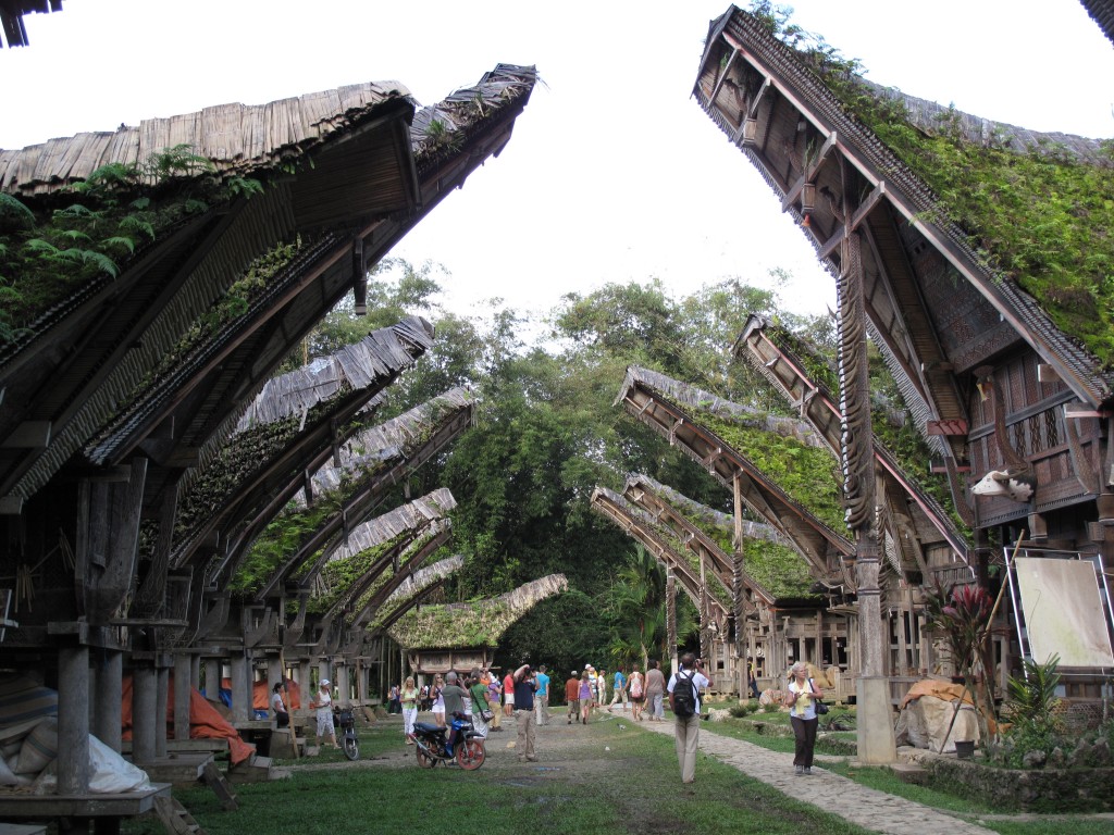 Zdjęcia: Celebes, Celebes, Chaty Toradżów, INDONEZJA Zdjęcia: Celebes, Celebes, Chaty Toradżów, INDONEZJA