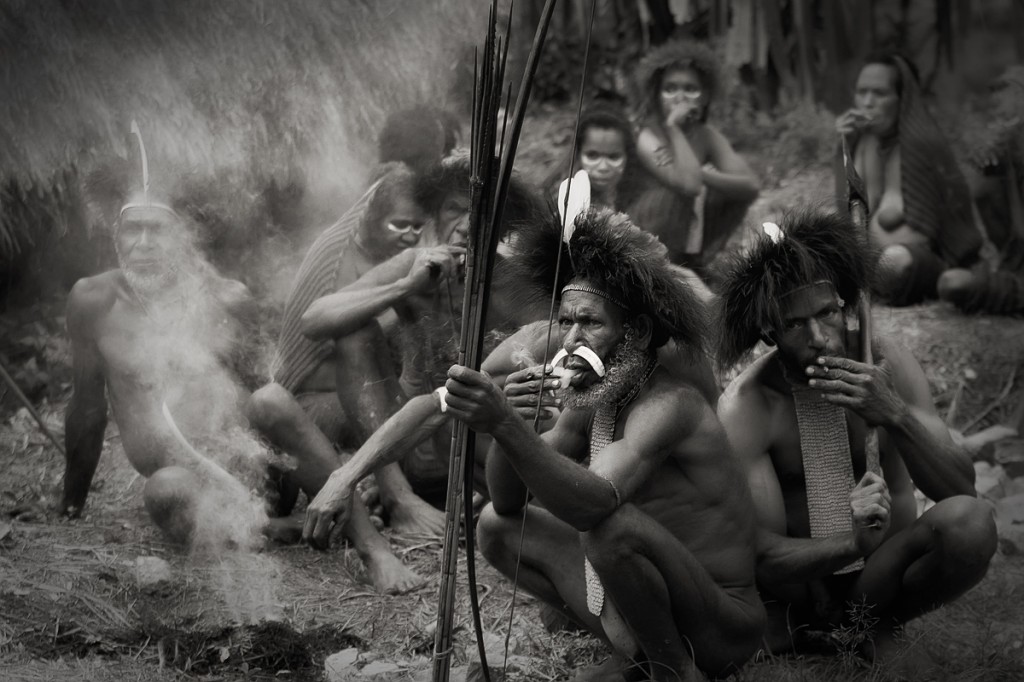 Zdjęcia: IRIAN JAYA, Baliem, Czas na dymka, INDONEZJA Zdjęcia: IRIAN JAYA, Baliem, Czas na dymka, INDONEZJA