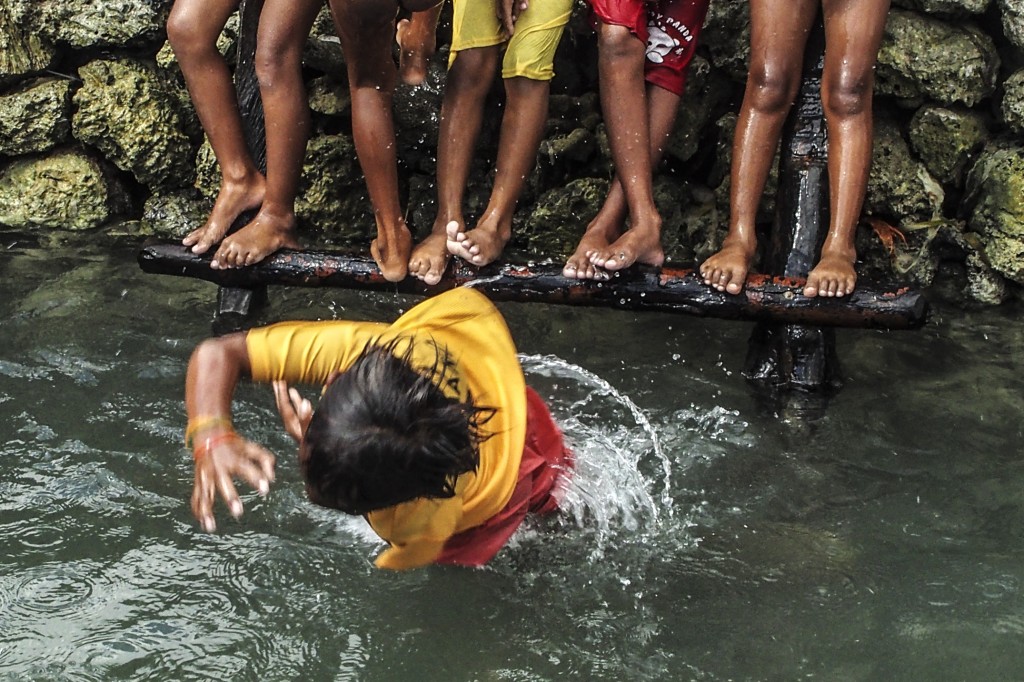 Zdjęcia: Desa Mantigoa, Wakatobi , zabawa, INDONEZJA Zdjęcia: Desa Mantigoa, Wakatobi , zabawa, INDONEZJA