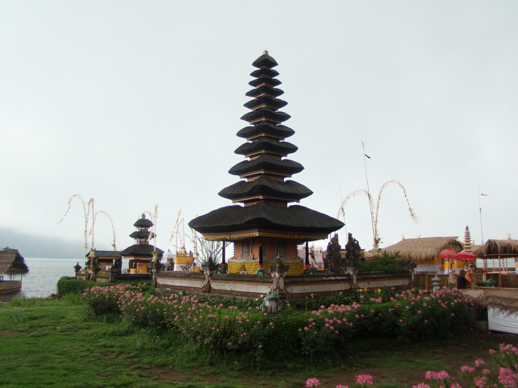 Zdjęcia: Bedugul, Świątynia Pura Ulun Danu Bratan , INDONEZJA Zdjęcia: Bedugul, Świątynia Pura Ulun Danu Bratan , INDONEZJA