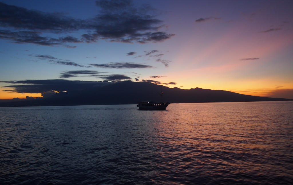 Zdjęcia: Drewniana łajba :), Lombok, W stronę Komodo, INDONEZJA Zdjęcia: Drewniana łajba :), Lombok, W stronę Komodo, INDONEZJA