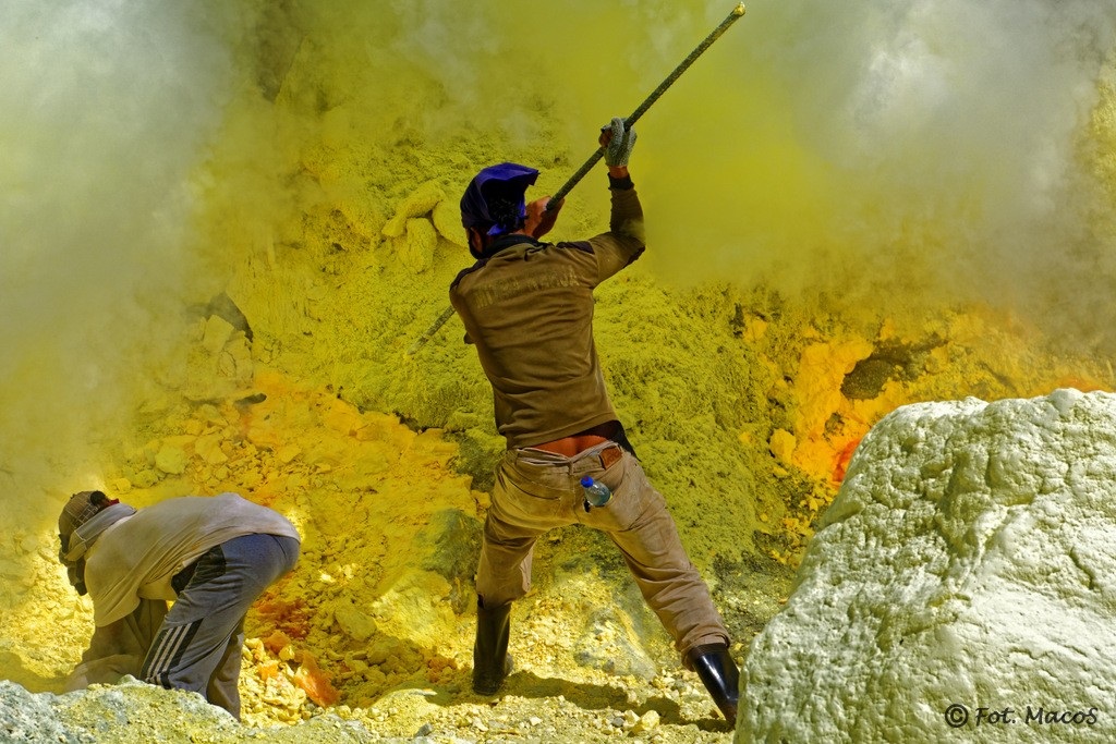 Zdjęcia: Kawah Ijen, Jawa, W pracy, INDONEZJA Zdjęcia: Kawah Ijen, Jawa, W pracy, INDONEZJA