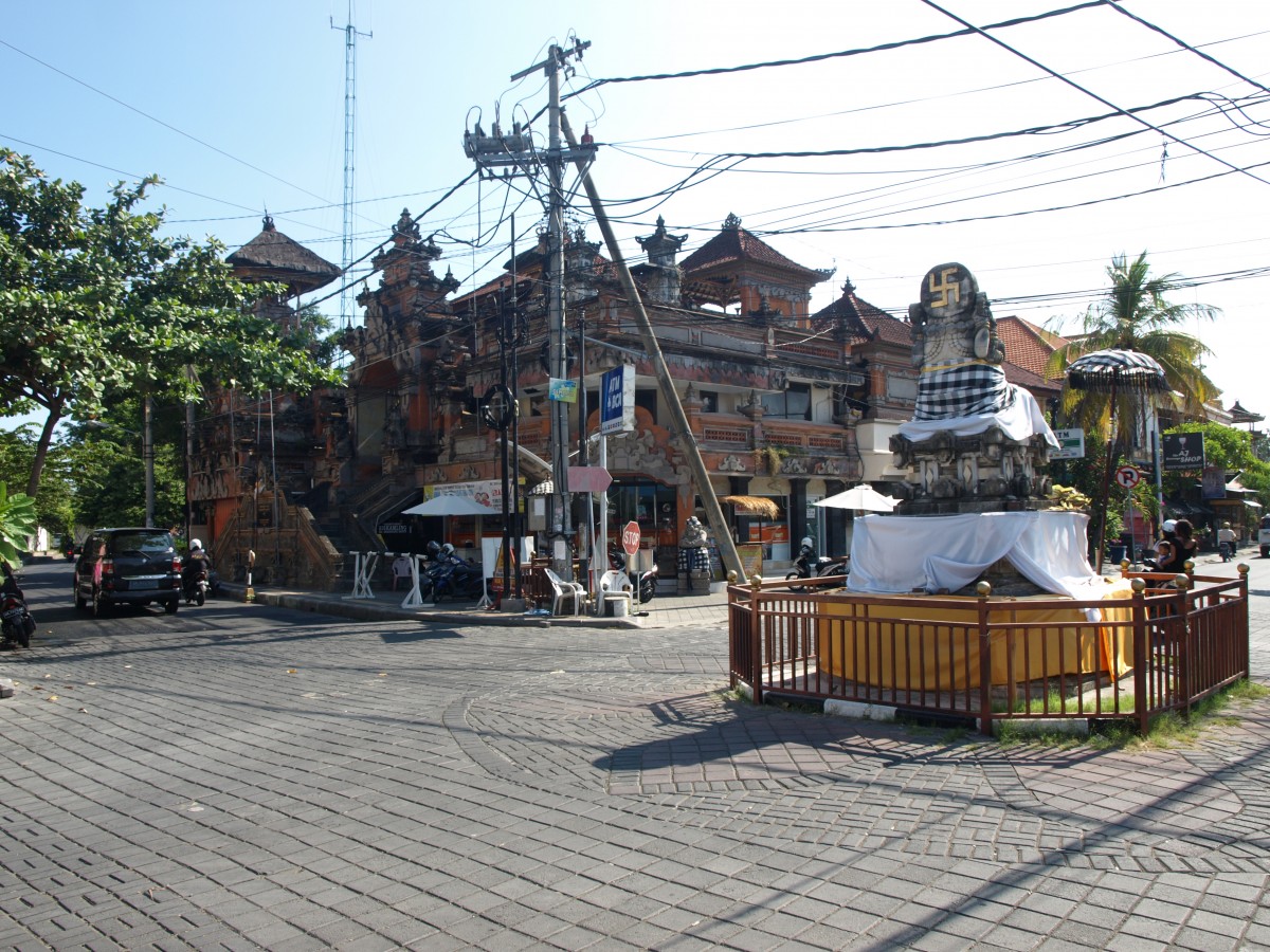 Zdjęcia: Ulice, Bali, "Symbol szczęścia", INDONEZJA Zdjęcia: Ulice, Bali, "Symbol szczęścia", INDONEZJA