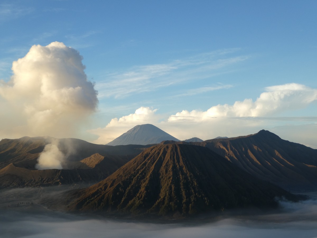 Zdjęcia: wulkan bromo , JAVA /BROMO , wschód słońca nad Bromo , INDONEZJA Zdjęcia: wulkan bromo , JAVA /BROMO , wschód słońca nad Bromo , INDONEZJA