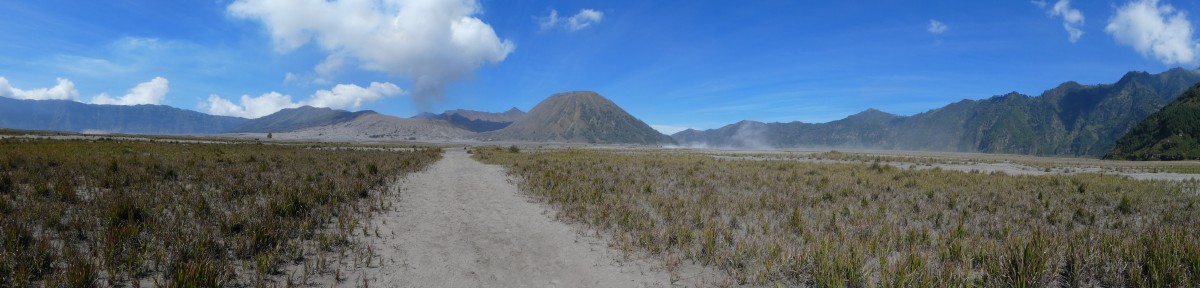 Zdjęcia: BROMO, JAVA, BROMO -panorama okolicy, INDONEZJA Zdjęcia: BROMO, JAVA, BROMO -panorama okolicy, INDONEZJA
