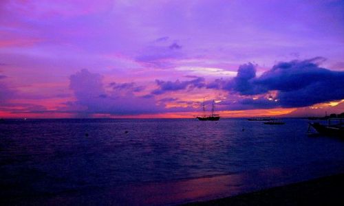 Zdjecie INDONEZJA /  Lombok / wysepka Gili Air /  po zachodzie soca na Gili Air