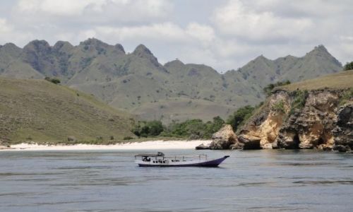 Zdjęcie INDONEZJA / - / Morze Flores / W drodze na Komodo