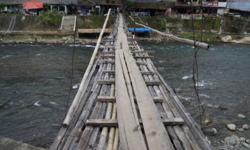 Zdjecie INDONEZJA / Sumatra / Bukit Lawang / Most na Bohorok