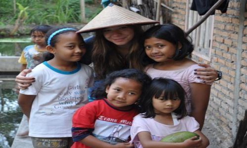 Zdjecie INDONEZJA / Yogyakarta / Yogyakarta / na polu ryzowym