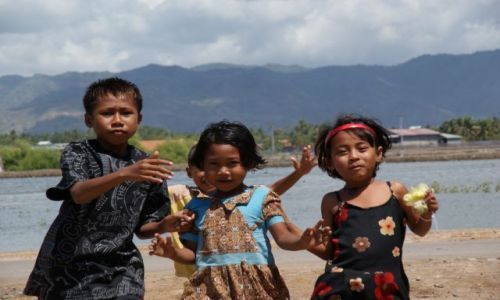 Zdjecie INDONEZJA / Sumbawa / Sape / Dzieciaki