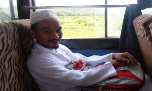 Zdjcie INDONEZJA / butik lawang / autobus / muzumanin