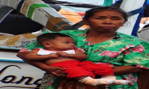 Zdjęcie INDONEZJA / Lombok / Wioska rybacka Ampenan / Kochana babcia
