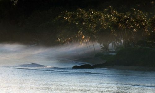 Zdjecie INDONEZJA / Lombok / Senggigi / plaza wczesnym rankiem