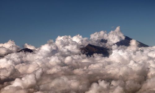 Zdjecie INDONEZJA / Lombok / Mt Rinjani / wysoko w chmurach