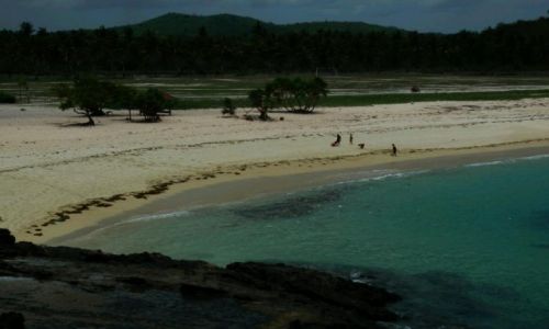 Zdjecie INDONEZJA / Lombok / 30 km na wschd od Kuta Lombok /  Dzikie  plae  na  poudniu wyspy Lombok