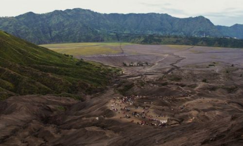 Zdjcie INDONEZJA / Jawa  / Wulkan Bromo / Patrzc w d...