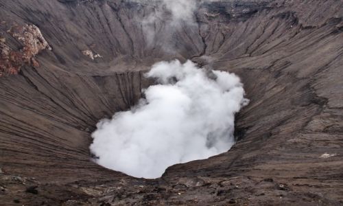 Zdjcie INDONEZJA / Jawa  / Wulkan Bromo / W czeluci...