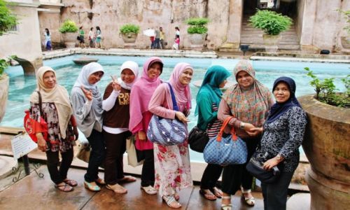 Zdjcie INDONEZJA / Jawa  / anie Krlewskie Taman Sari / Turystki