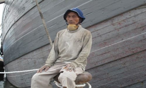 Zdjecie INDONEZJA / Stolica / Dakarta / Przeadunkowy cementu