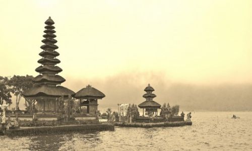 Zdjecie INDONEZJA / Bali / okolice Bedugul / Pura Ulun Danu Bratan