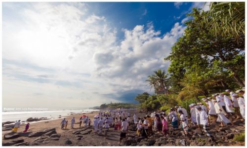 Zdjecie INDONEZJA / Bali / Pantai Soka / Along the Beach