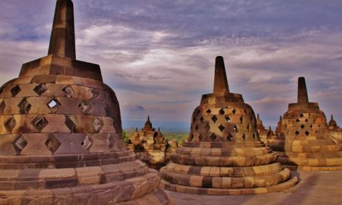 Zdjecie INDONEZJA / Jawa / wiatynia Borobudur / Dzwoneczki