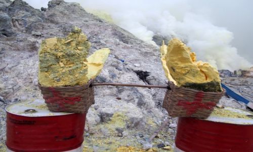 Zdjcie INDONEZJA / Jawa / Wulkan Ijen / Nie wszystko zoto, co te