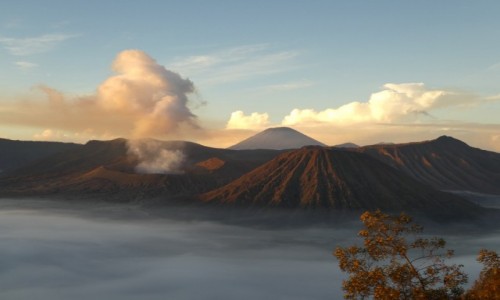 Zdjcie INDONEZJA / Java / wulkan Bromo  / wschd soca nad Bromo 