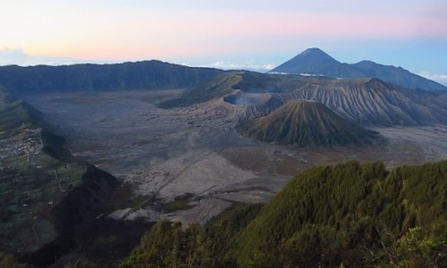 Zdjcie INDONEZJA / Jawa / kaldera Tengger / wschd soca nad kalder Tengger