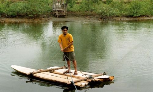 Zdjęcie INDONEZJA / Jawa / droga do hotelu / przeprawa