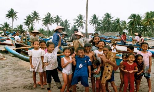 Zdjecie INDONEZJA / Jawa /  Pandarandan / przyjaciele