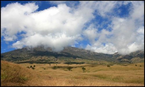 Zdjcie INDONEZJA / Lombok / Gunung Rinjani / spacer w chmurach