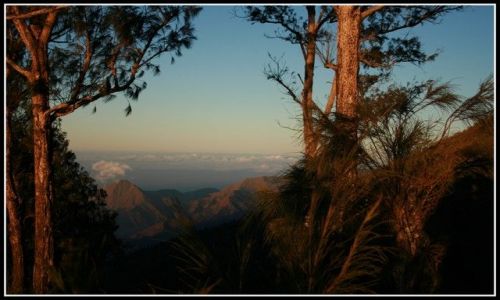 Zdjcie INDONEZJA / Lombok / Gunung Rinjani / spacer w chmurach
