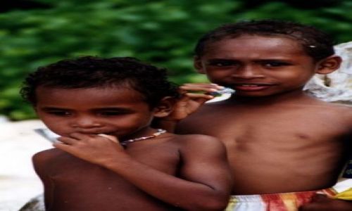 Zdjecie INDONEZJA / West Papua / Biak / Chlopcy z wyspy Biak