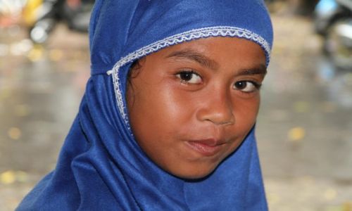 Zdjecie INDONEZJA / Indonezja / Gili Trawangan / MAŁA MUZUŁMANKA