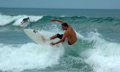 Zdjecie INDONEZJA / Bali / Kuta / falowanie
