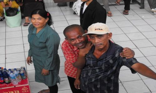 Zdjęcie INDONEZJA / trasa Bogor - Yogyakarta / peron gdzieś po drodze / motyw