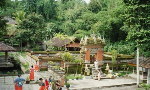 Zdjęcie INDONEZJA / Bali / jedna z tysiaca swiatyn / swiatynia