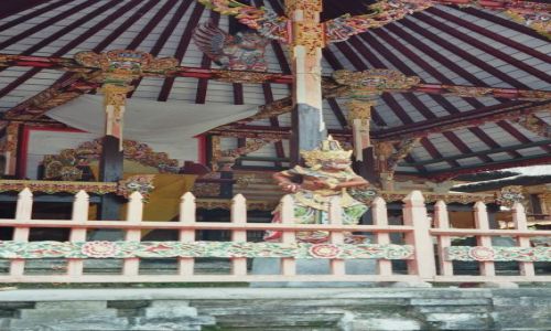 Zdjecie INDONEZJA / Bali / jedna z tysiaca swiatyn / swiatynia