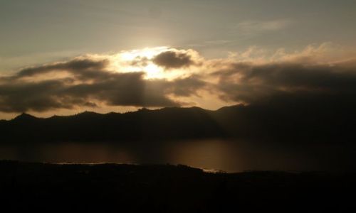 Zdjęcie INDONEZJA / Bali / Mt. Batur / ... jezioro pod wulkanem ...