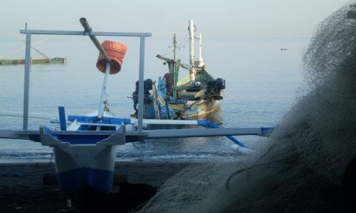 Zdjęcie INDONEZJA / Bali / Singaraja, okolice / ... widok z domu rybaka...