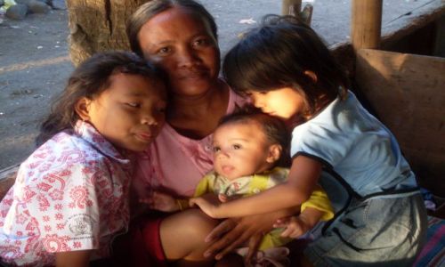 Zdjęcie INDONEZJA / Jawa / Banyuwangi / ... życie na plaży...