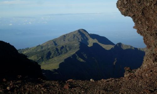 Zdjcie INDONEZJA / Lombok / Rinjani / ... zastyga fala ...
